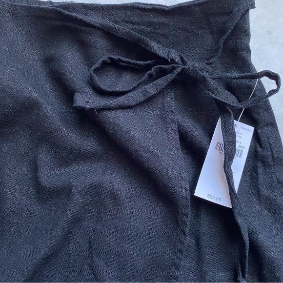 Old Navy Linen Blend Wrap Front Mini Skort Size Large Black NWT - Picture 3 of 9